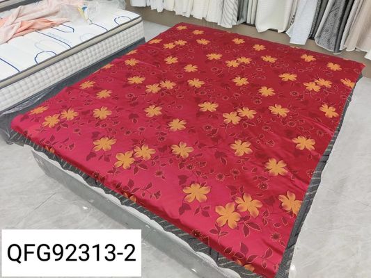 Notre usine vend directement du tissu de matelas en poudre d'or de couleur claire