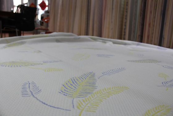 Anti tissu de matelas de jacquard de polyester de larme de RoHS avec le modèle de feuille