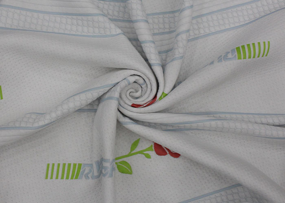 Fabrique de matelas à base de fibres de polyester