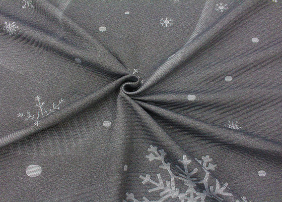 le jacquard 100% fin de polyester a tricoté le modèle de flocon de neige de tissu de matelas